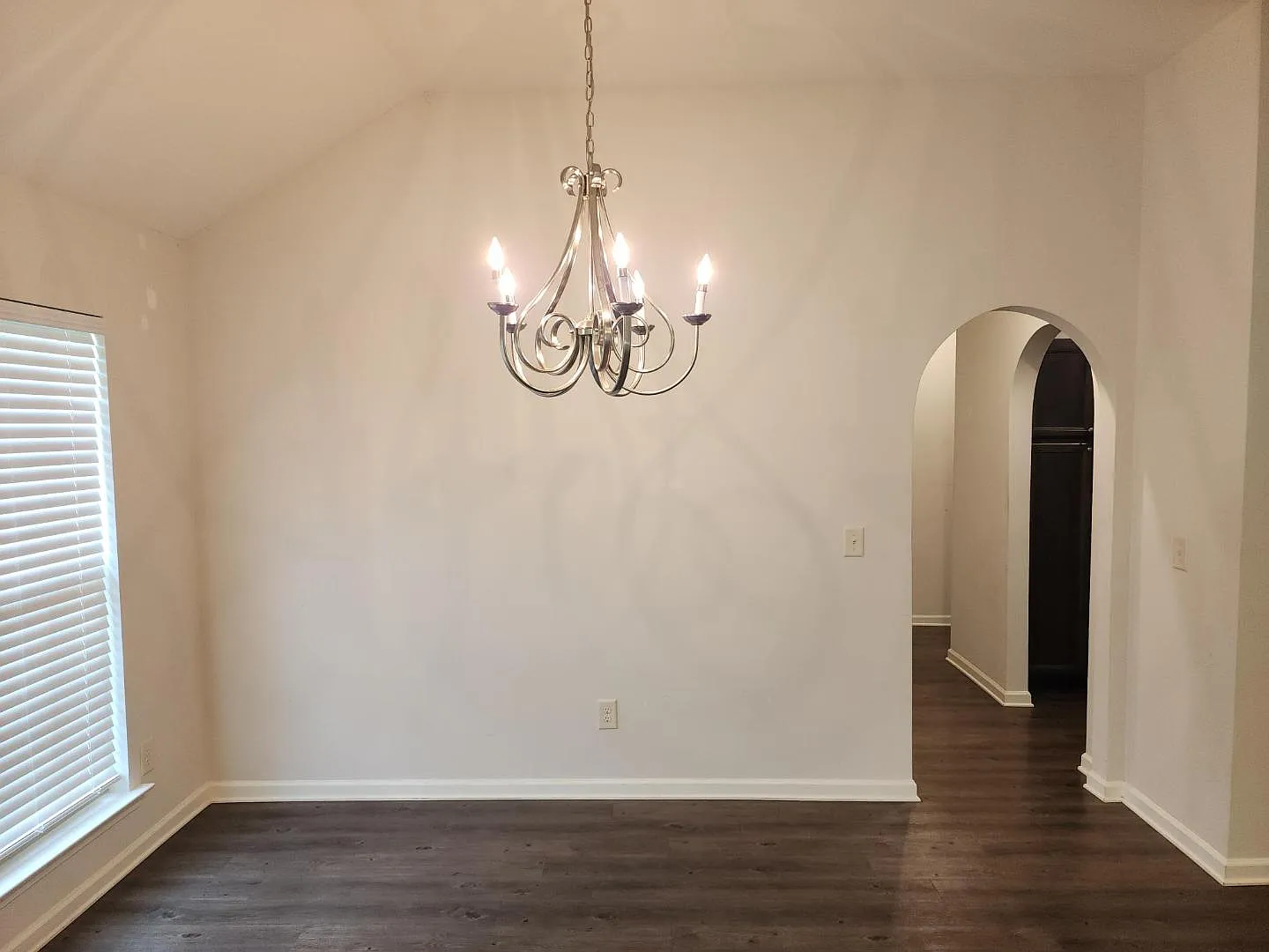 32 Bristol Ln — Photo 3