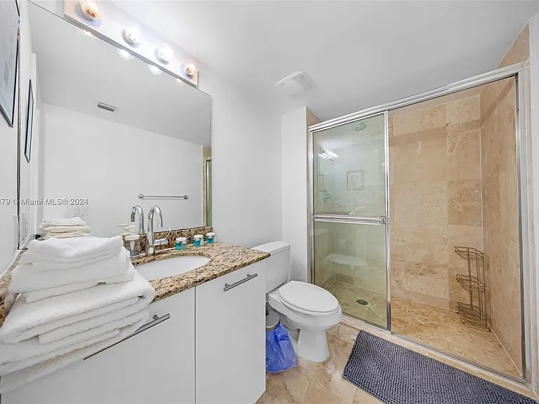 41 SE 5th St #1507 — Photo 7