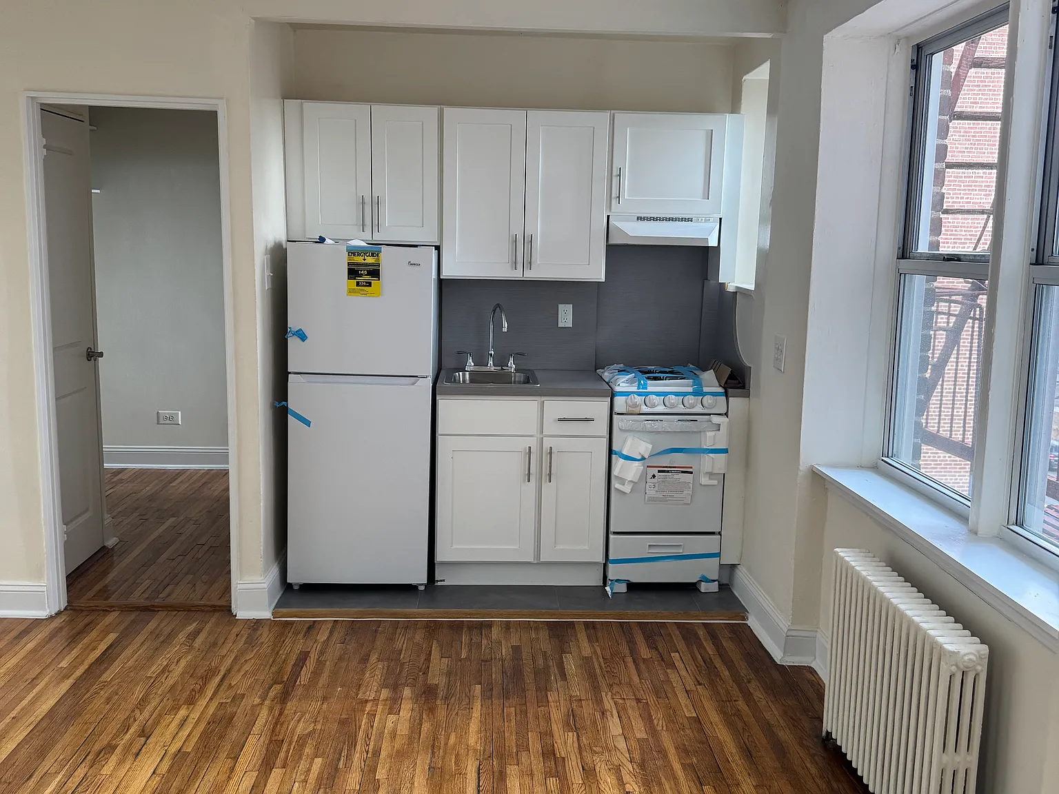 2070 20th Ln — Photo 1