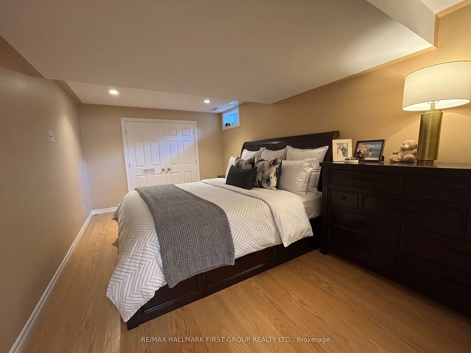 3 bed, $1,950 — Photo 2