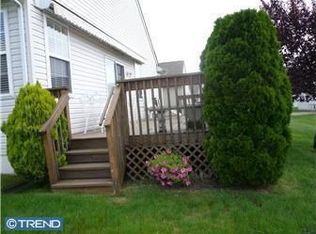 5 Blue Flax Ln, Langhorne, PA 19047