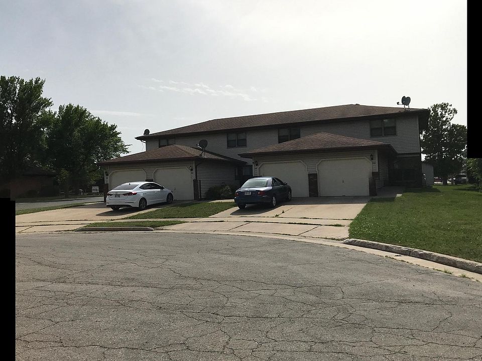2 story townhouse with attached private 1 car garage