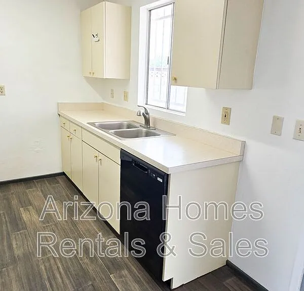 2425 S Rose Peak Dr — Photo 4