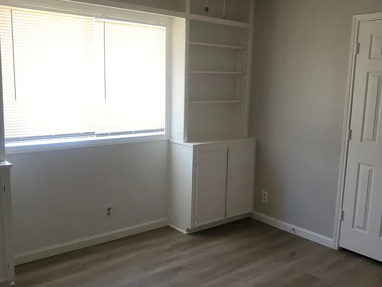815 Tifton Ct — Photo 8