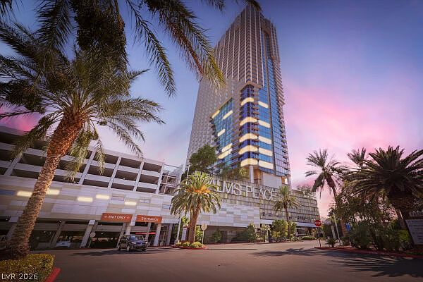1st image of 4381 W Flamingo Rd #1816
