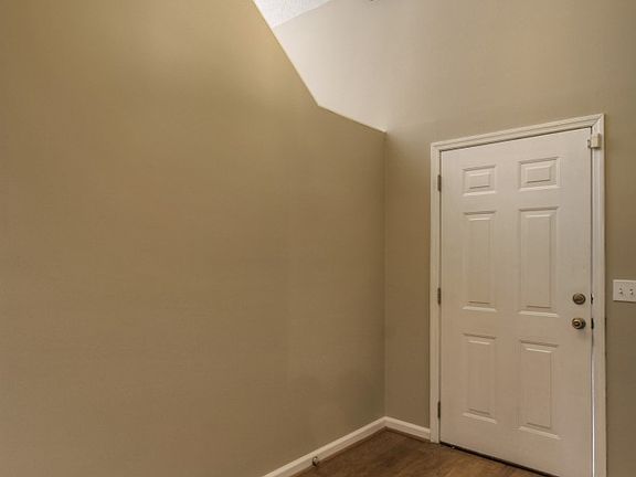 5th image of 3264 E Lake Dr