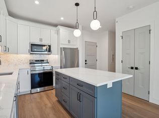 35 Chestnut Rd #202, Paoli, PA 19301