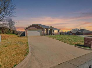 106 Alley Kate Dr, Chandler, TX 75758