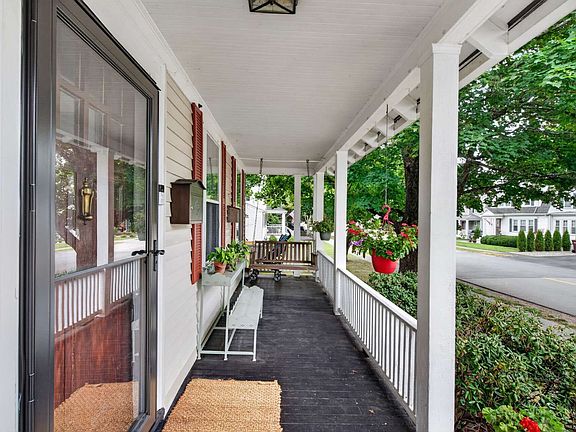 3rd image of 362 Mount Vernon St