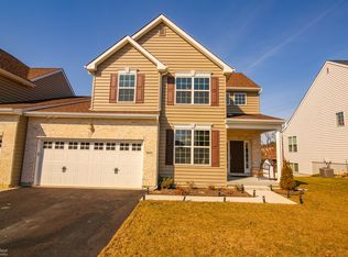 9680 Crescent Ln, Breinigsville, PA 18031