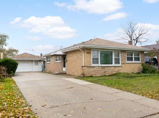 8528 Frontage Rd, Morton Grove, IL 60053
