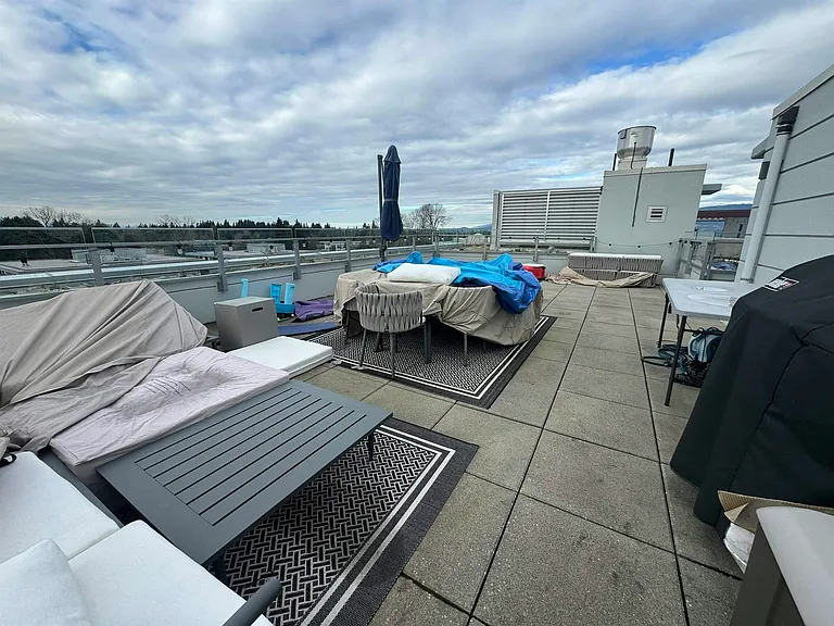 5033 Cambie St #604 — Photo 24