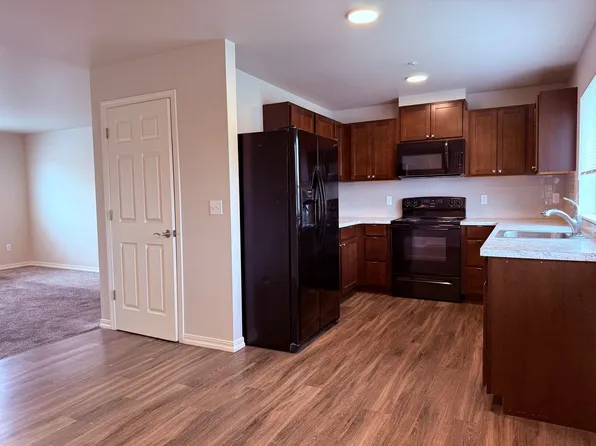 Park Place Apartments, 304 S Rivard Rd #201, Moxee, WA 98936