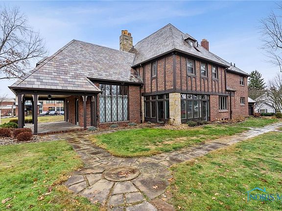 5th image of 731 Grove Ave