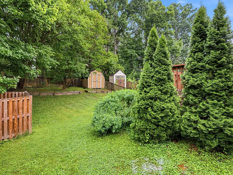 57 Shrewsbury Ct — Photo 34
