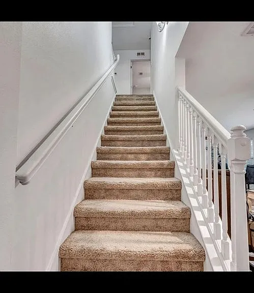 448 Eisenhower Dr — Photo 3