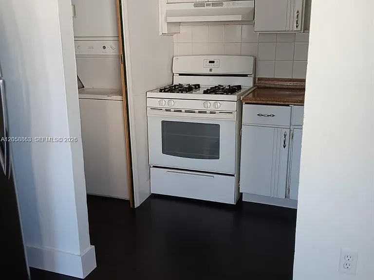 107 SW 18th Ct #12 — Photo 4