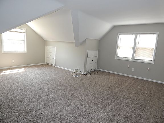 4th image of 5520 E 135th St