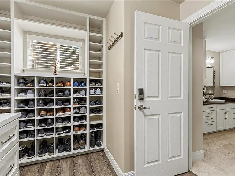 25207 Lake View Dr — Photo 6