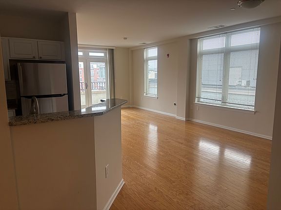 5th image of 57 Witherspoon St #503