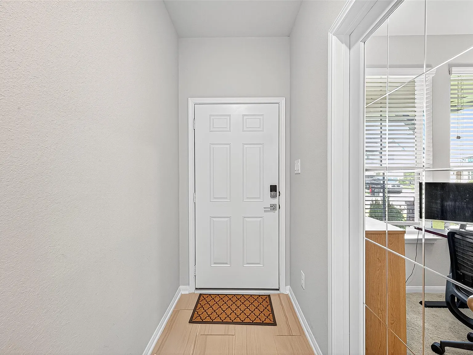 4 bed, 2.5 bath, 2679 sqft, $2,550 — Photo 3
