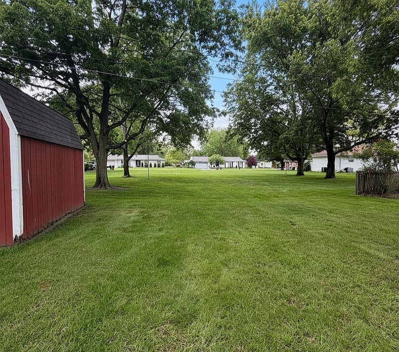 2nd image of 6011 Cemetery Rd