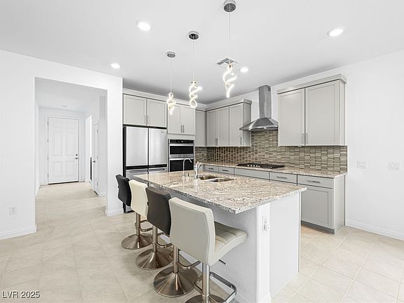 5th image of 2376 Thelen Ave