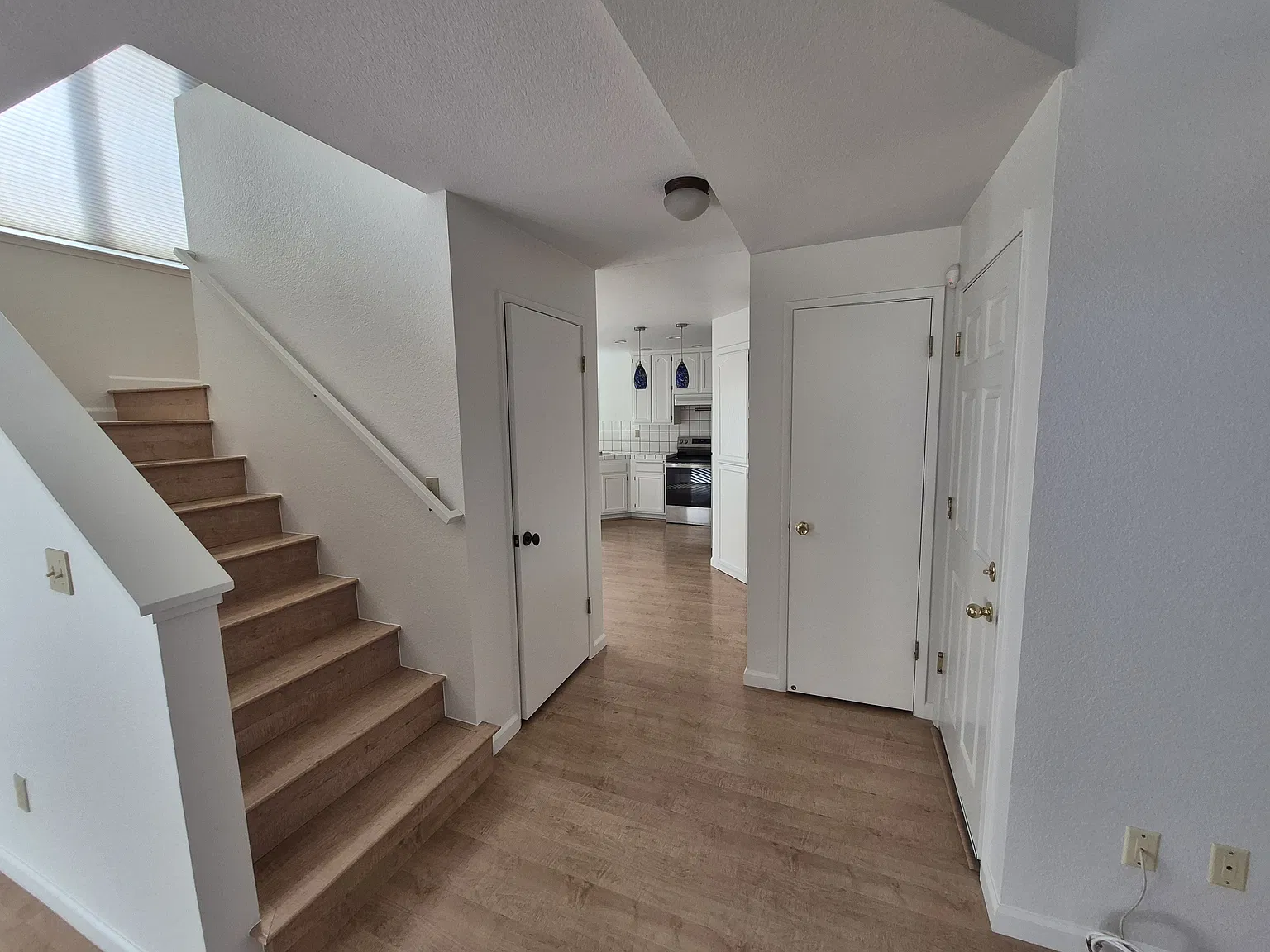 2 bed, 1427 sqft, $3,000 — Photo 2