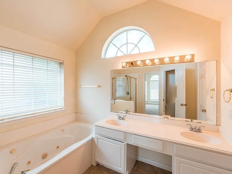 4609 Gardenia Way — Photo 24