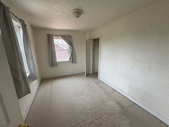 20th image of 79 Grant Ave