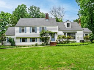 13 Windsor Rd, Morris Plains, NJ 07950
