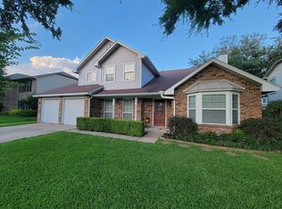 2061 Wedgewood Dr, Grapevine, TX 76051
