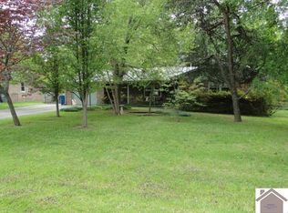 3870 Rue Chateau Dr, Paducah, KY 42001