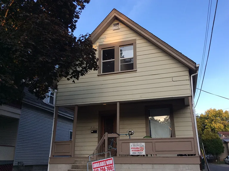2252 Neil Ave — Photo 4