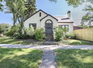 1102 14th St S, Fargo, ND 58103