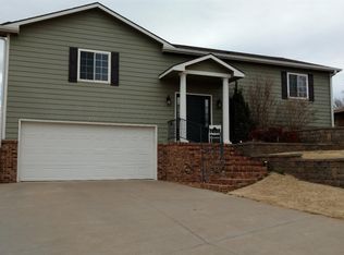 1921 Starlight Dr, Salina, KS 67401