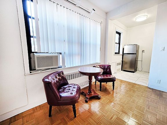 4th image of 6434 102nd St APT 5H