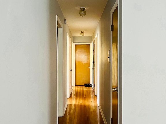 3rd image of 5537 N Artesian Ave Unit 3