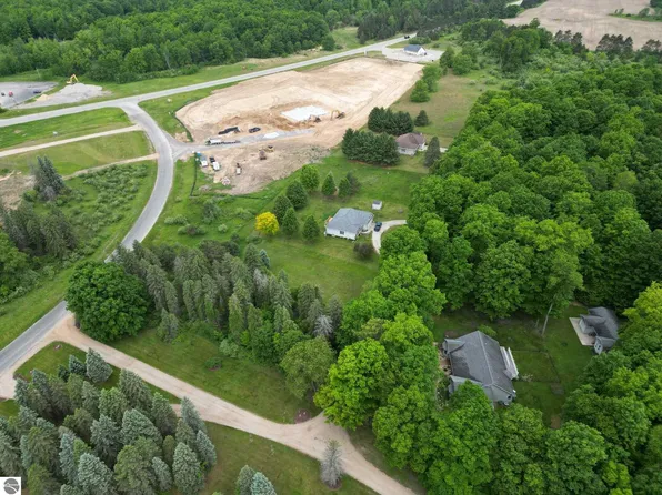 Juniper Dr, Farwell, MI 48622