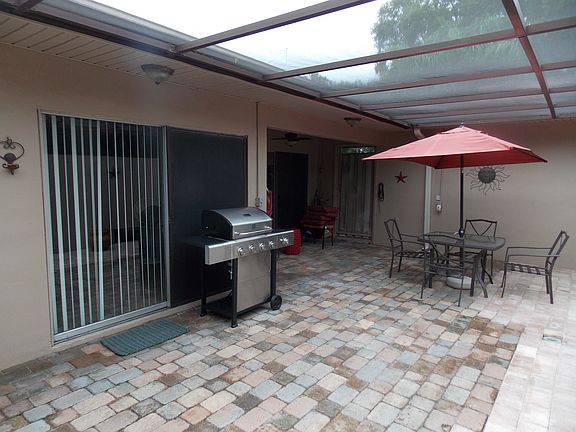 3rd image of 2444 Laurelwood Dr #Unit E