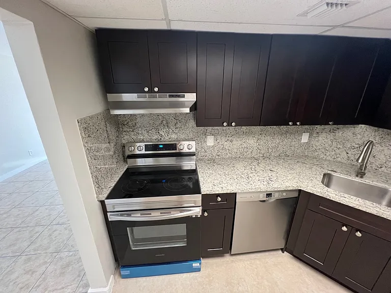 3111 Oakland Shores Dr #F109 — Photo 3