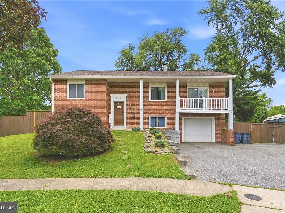 1st image of 602 Monterey Ct
