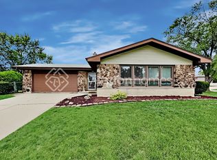 635 Lamorak Dr, Rolling Meadows, IL 60193