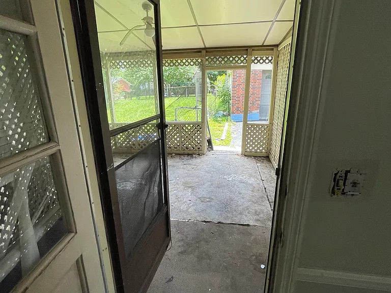 3852 Walhampton Dr — Photo 5