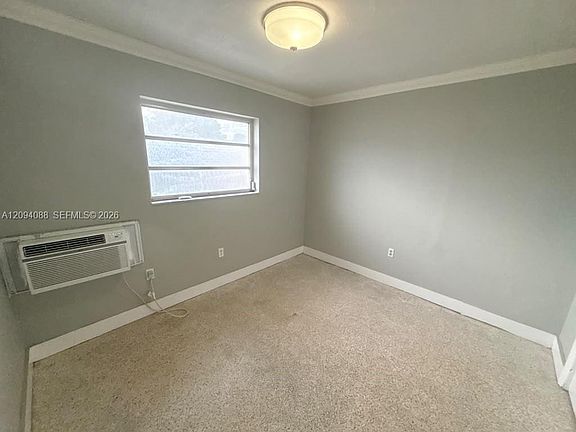 5th image of 990 SW 4th St APT 7