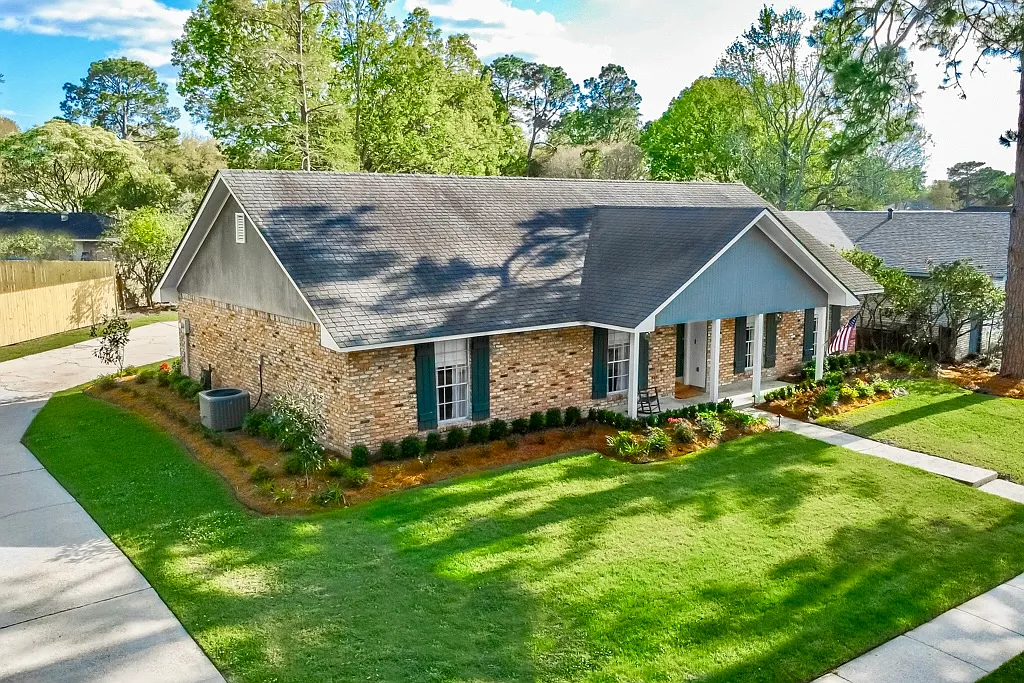 4 bed, 1946 sqft, $4,000 — Photo 2