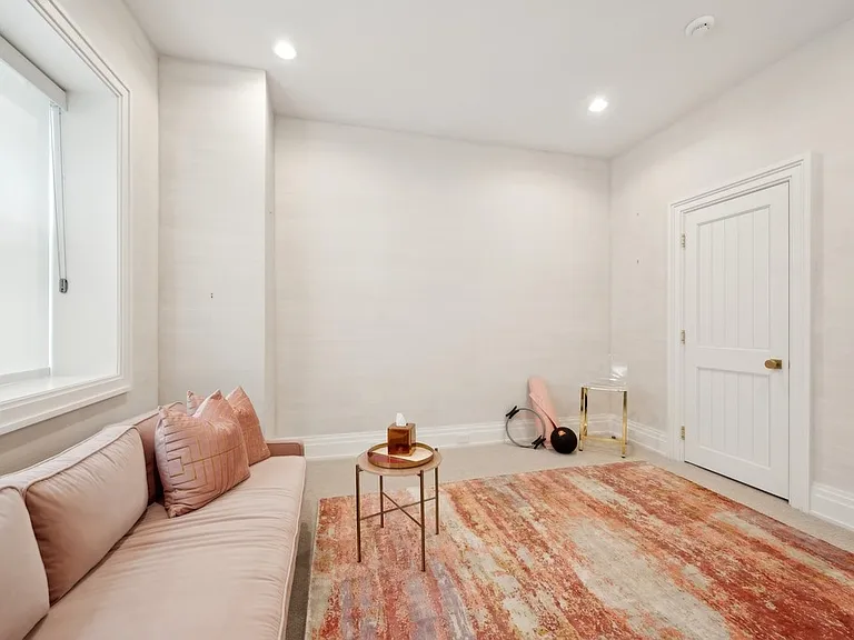 82 Rosko Ln — Photo 35