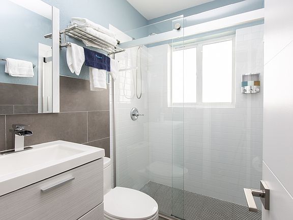 2nd image of 3217 NE 9th St #11394642