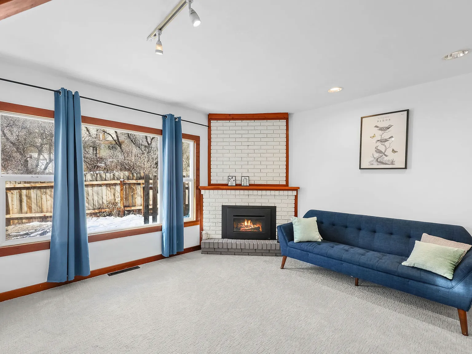 2 bed, 1200 sqft, $2,200 — Photo 3