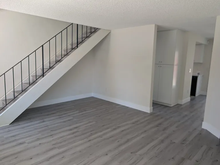 5166 Dunbar Dr #C — Photo 3